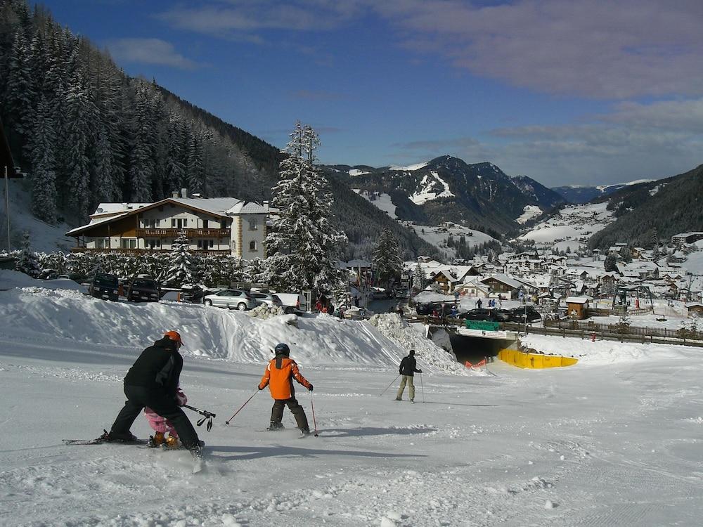 Hotel Continental Dolomites Selva di Val Gardena Exterior photo